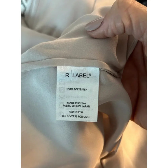 R | Label Cream Champagne Satin V-Neck Tank Top Size Medium - Picture 5 of 6